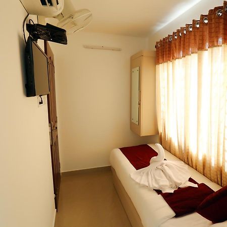 Hotel Swarna Residency Kochi Eksteriør bilde