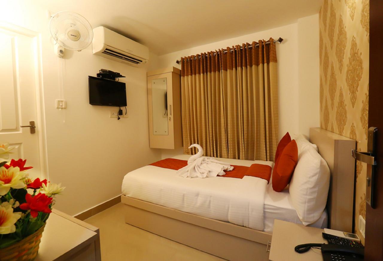 Hotel Swarna Residency Kochi Eksteriør bilde