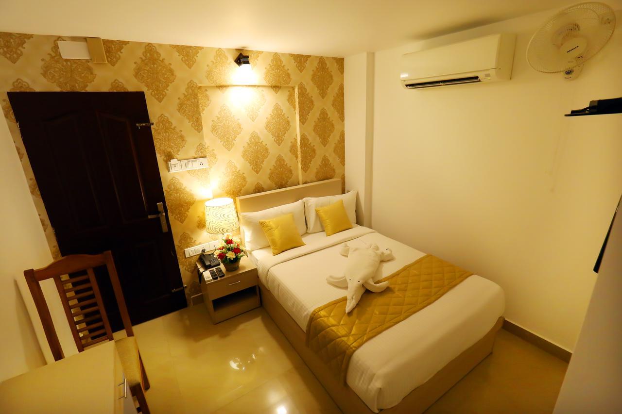 Hotel Swarna Residency Kochi Eksteriør bilde