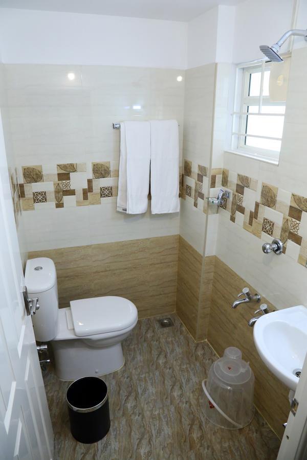 Hotel Swarna Residency Kochi Eksteriør bilde