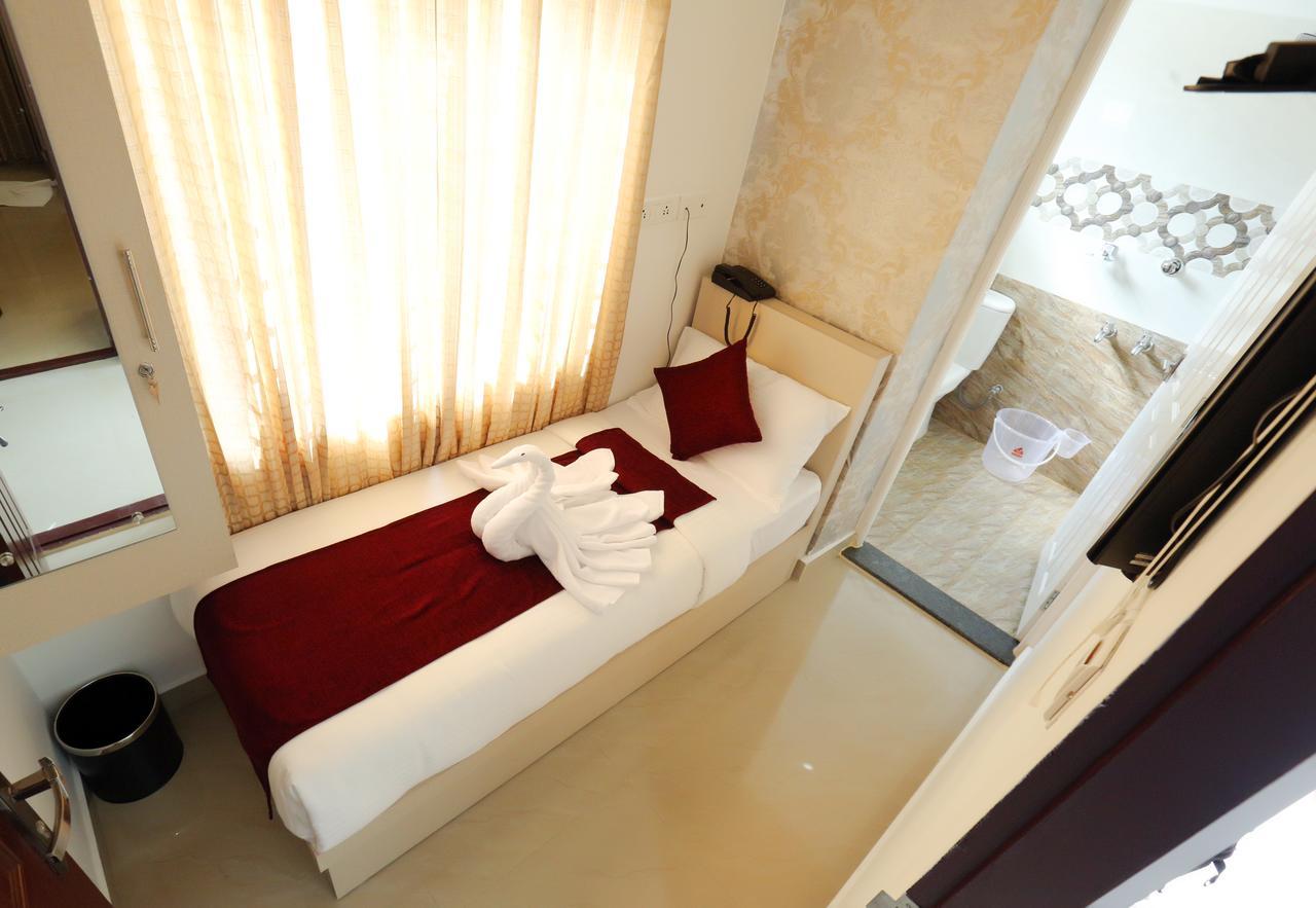 Hotel Swarna Residency Kochi Eksteriør bilde