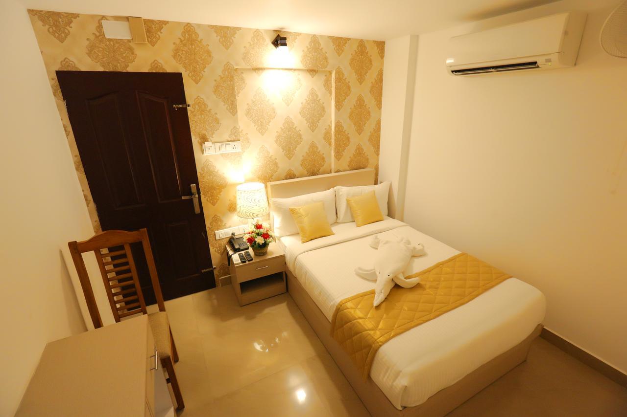 Hotel Swarna Residency Kochi Eksteriør bilde